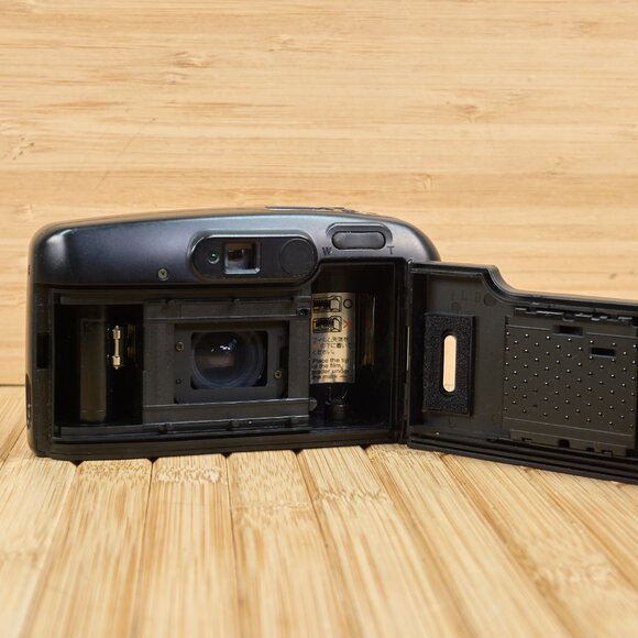 Vintage Yashica EZS Zoom 70, 35mm Point and Shoot Film Camera, Made in Japan - Picture 8 of 8